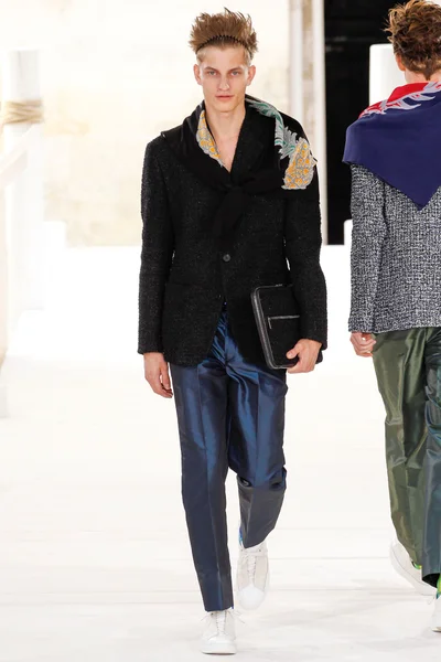 Look 2